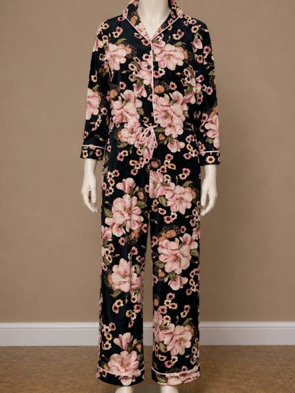 Room Service Floral Pajama Lounge Set size M Comfy Cozy Essentials